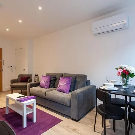 Modern, Luxury One Bedroom Apartment In Manchester, Sleeps 4
