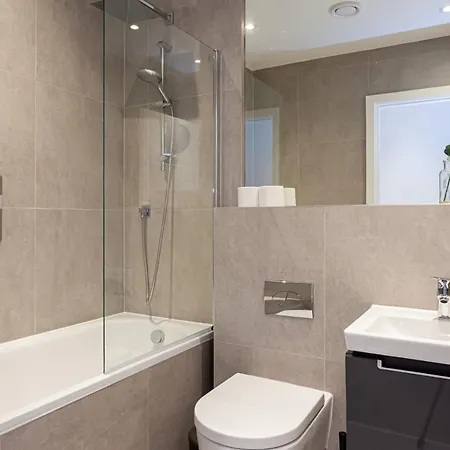 Apartment Modern, Luxury One Bedroom Apartment In Manchester, Sleeps 4