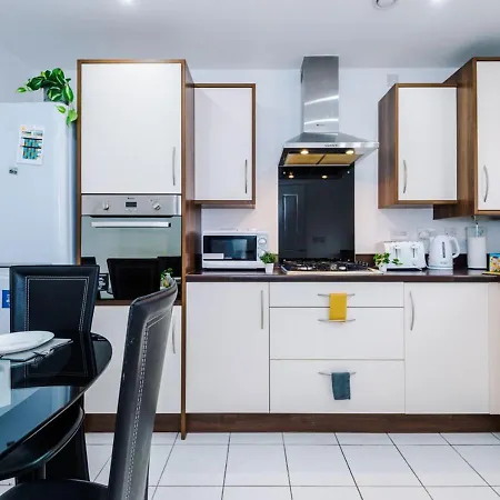 アパート Luxury 3 Bedroom House Close To Center *