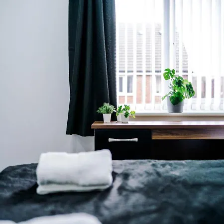 アパート Luxury 3 Bedroom House Close To Center *