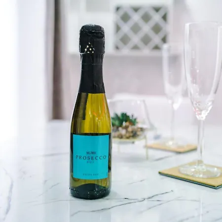 Luxury 3 Bedroom House Close To Center