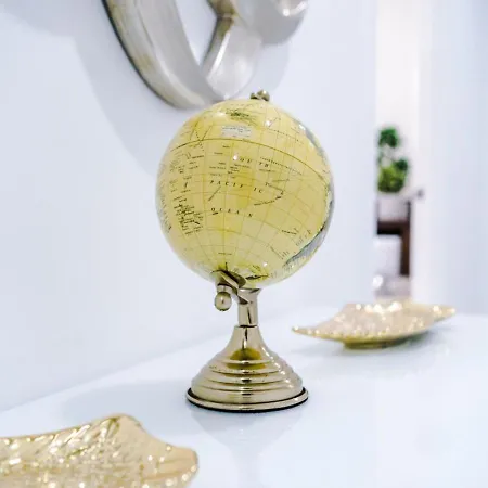 アパート Luxury 3 Bedroom House Close To Center