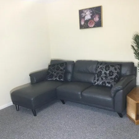 Residential Within Easy Reach Of Town شقة