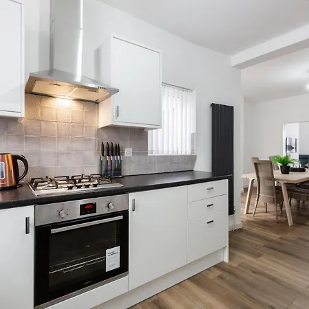 Clayton House - Spacious Near Etihad Stadium *