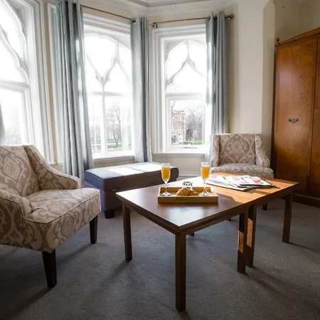 Milverton By Bevolve - Free Parking Hotel