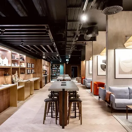 Wilde St. Peters Square 4*
