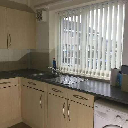 House - Close To Centre Sleeps 6 & Parking Holiday home Manchester