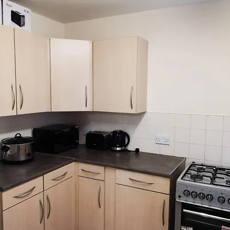 Holiday home House - Close To Centre Sleeps 6 & Parking Manchester