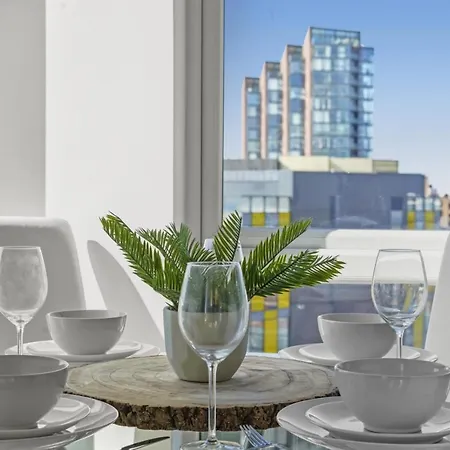 Stunning Centre Penthouse - Sleeps 10 - Parking Lejlighed *