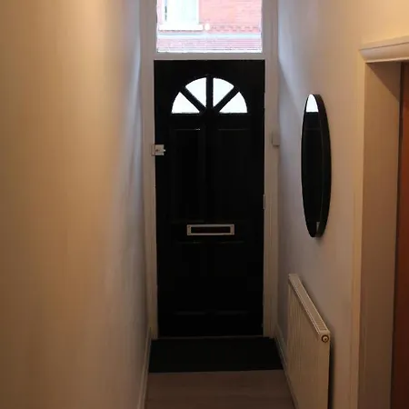 Beautiful, Spacious, Old Trafford *