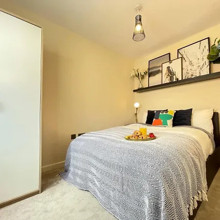 Chic Townhouse Near Old Trafford Manchester