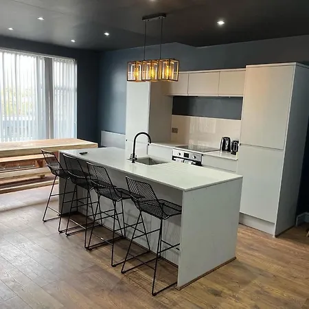 Swan Street Townhouse Hot Tub & Roof Terrace 公寓式酒店 *
