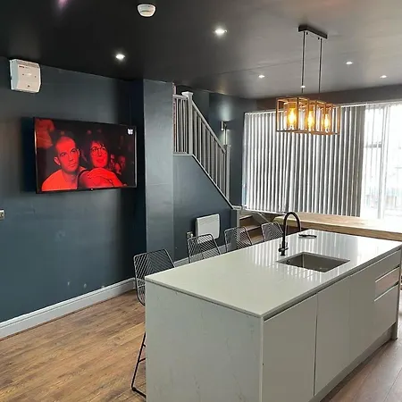 Swan Street Townhouse Hot Tub & Roof Terrace 公寓式酒店