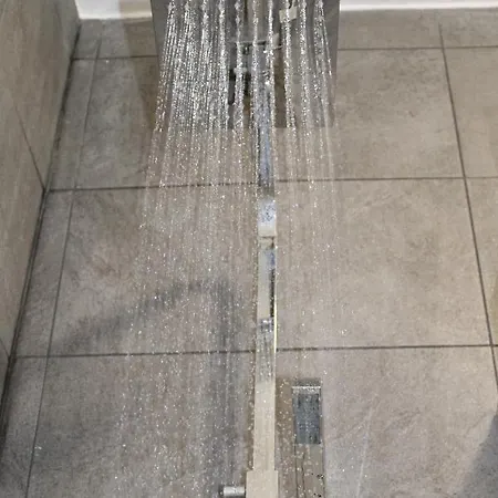 度假居 Beautiful, Spacious, Old Trafford *