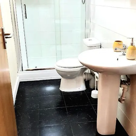 Salford Ark Comfort Near Salford Royal And Trafford Centre Apartment Manchester