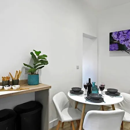 Σπίτι διακοπών Stunning 4-Bed House In Manchester Μάντσεστερ