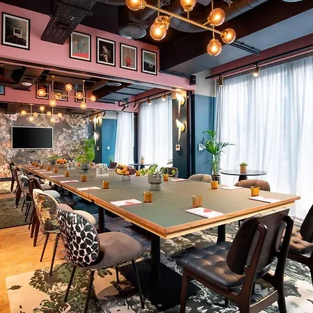 Отель Yotel Deansgate