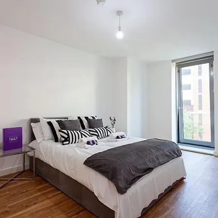Lejlighed 3 Bedroom Media City Apartment With Access To Cinema Room And Gym Manchester