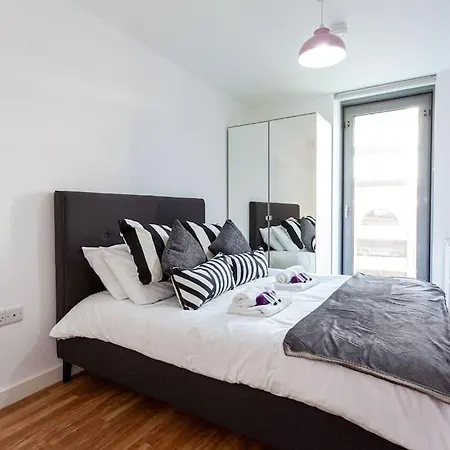 3 Bedroom Media City Apartment With Access To Cinema Room And Gym Lejlighed Manchester
