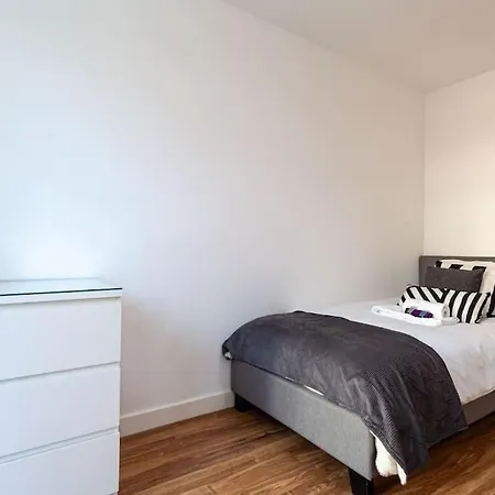 Lejlighed 3 Bedroom Media City Apartment With Access To Cinema Room And Gym