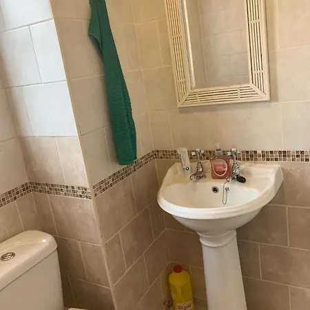 Homestay Beautiful Double Bedroom Hosted Near Uni And City Center *