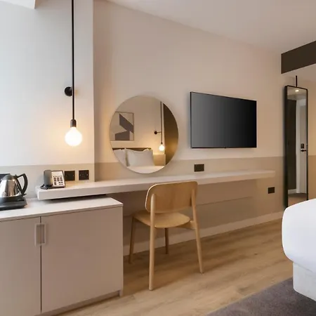 Leonardo Piccadilly 4*