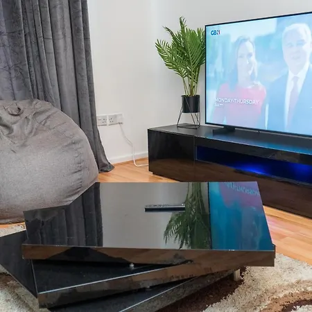 Cosy 2 Bed With Parking Near Piccadilly, Etihad Stadium And Coop Live Sleeps Up To 5 度假居 曼彻斯特