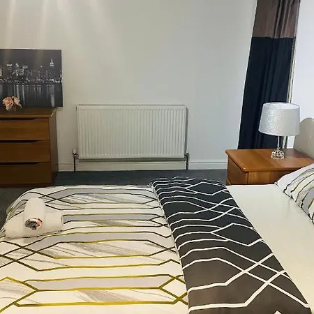 Beautiful Basement En-suite