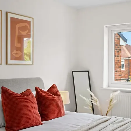 別荘 Greaves House By Truestays - 3 Bedroom House In Failsworth,
