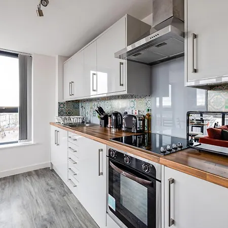 Apartment Stunning 2 Bed With Free Parking Close To Cc *