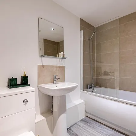 Stunning 2 Bed With Free Parking Close To Cc Apartment Manchester