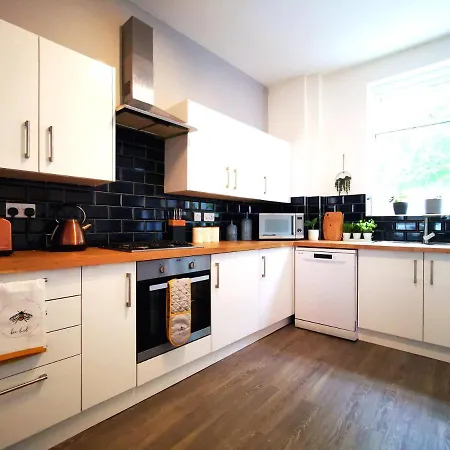 The Mellor - With Free Parking - 5 Minutes Drive To Coop Live Arena, Etihad Stadium & Centre