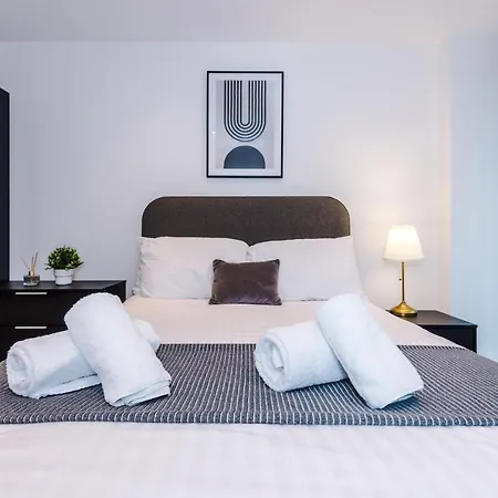 Hilltop Serviced - Piccadilly