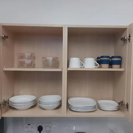 Apartment Entire Rental, Easy Reach To Etihad Stadium