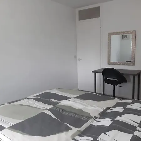 Apartment Entire Rental, Easy Reach To Etihad Stadium Manchester