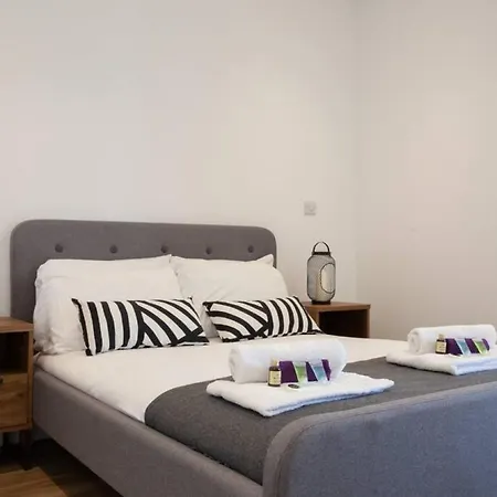 Pillo Serviced - Arena مانشستر