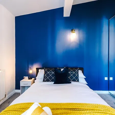 Dom wakacyjny 3 Bedroom Hosted By Mcr Dens Manchester