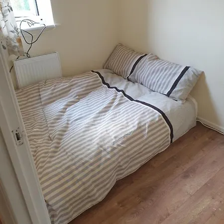 Splendid 3bedrooms Konukevi Manchester