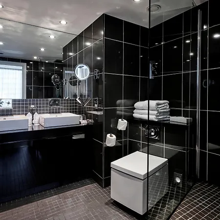 Crowne Plaza City Centre By Ihg Hotel 4*
