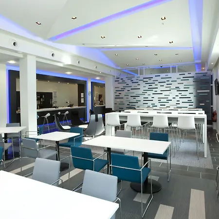 מלון Express Centre Arena By Ihg