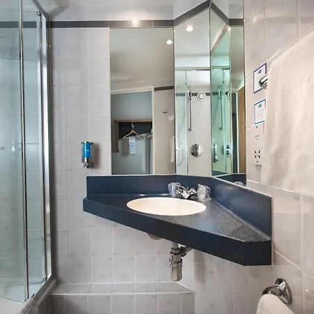 Express Manchester - Salford Quays By Ihg Hotel 3*