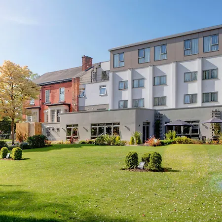 Western Pinewood Manchester Airport-wilmslow