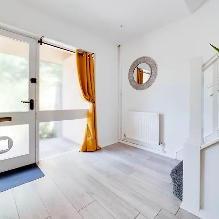 Pass The Keys Lovely 3 Bedroom Golf Club And Parking * מנצ'סטר