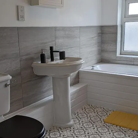 The Hive At 205 * Manchester