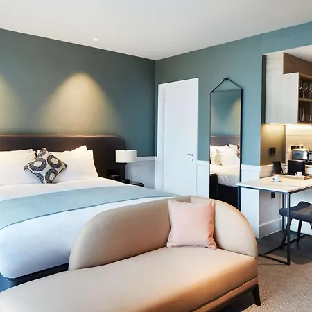 Hyatt House - 4*