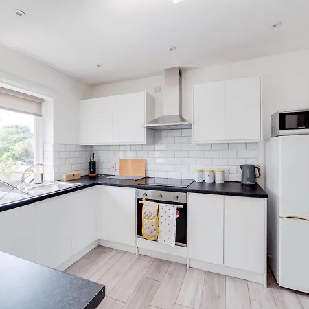 Pass The Keys Lovely 3 Bedroom Golf Club And Parking בית נופש