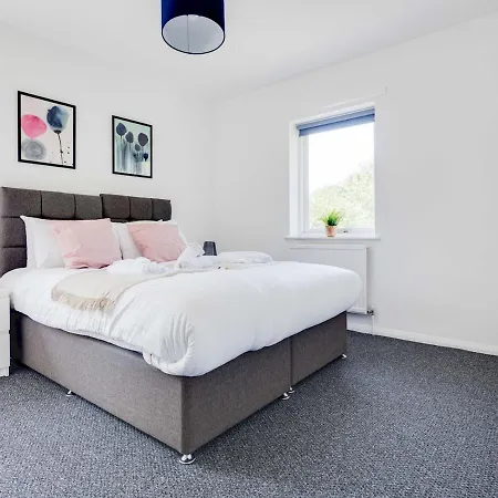 Pass The Keys Lovely 3 Bedroom Golf Club And Parking * מנצ'סטר