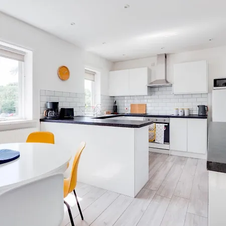 Pass The Keys Lovely 3 Bedroom Golf Club And Parking בית נופש