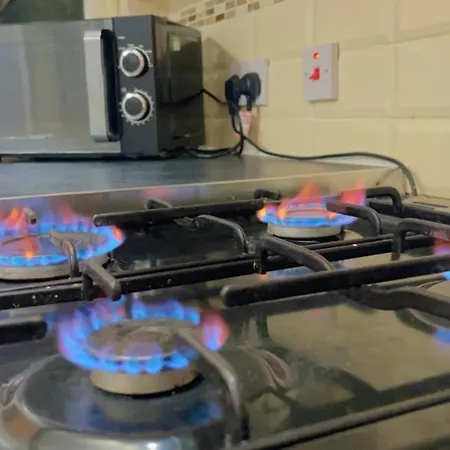 Old Trafford Apartment *