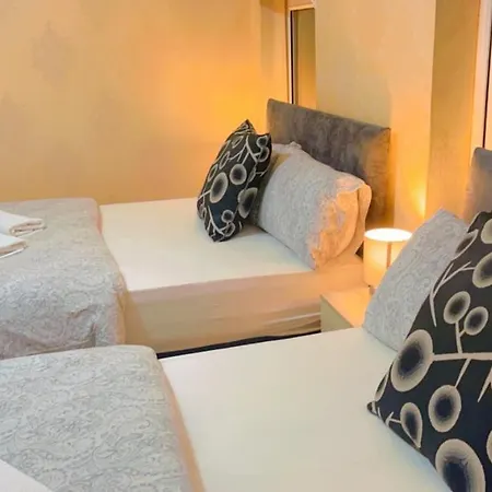 Old Trafford Apartment *